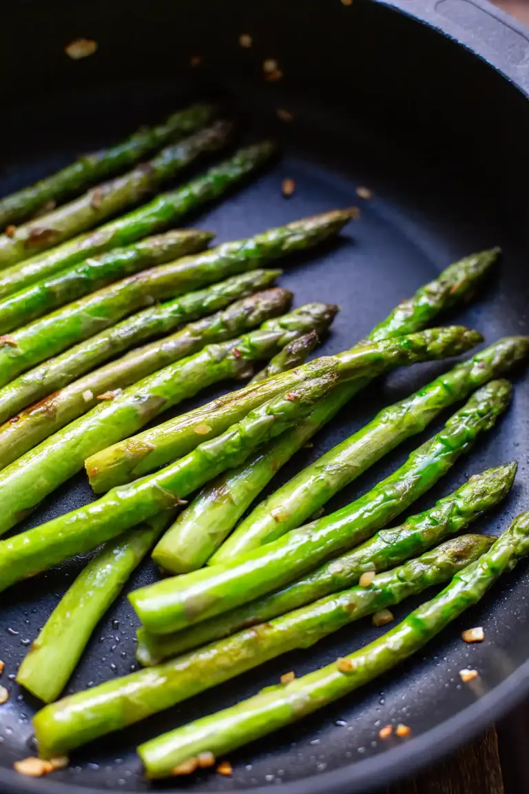 Gebratener grüner Spargel Pfannen Rezept