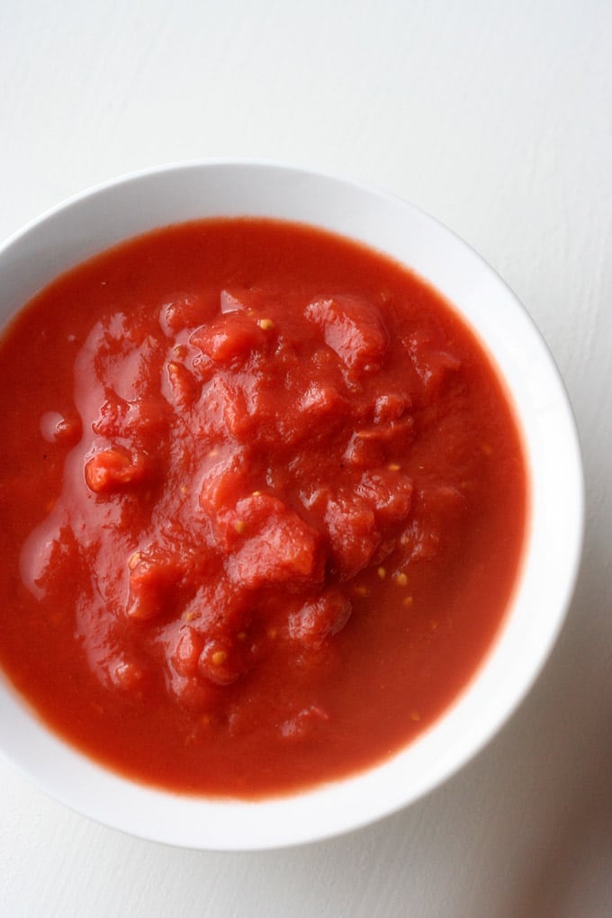 6 Zutaten, die ihr für die schnelle Küche immer im Haus haben solltet - Gehackte Tomaten - Kochkarussell.com