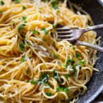 Pasta-mit-Knoblauch,-Zitrone-und-Parmesan-1