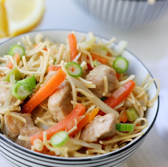 Philippinische Bratnudeln Pancit