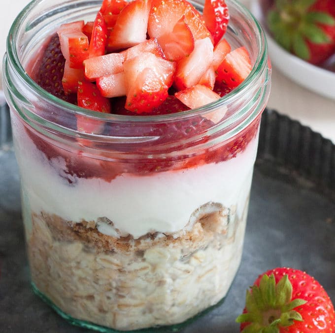 Strawberry Cheesecake Overnight Oats