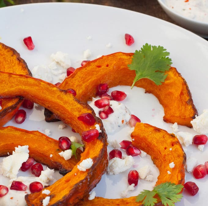 Gerösteter Kürbis mit orientalischem Joghurt und Feta