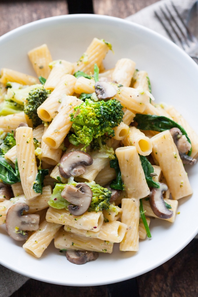 One Pot Pasta Primavera. Schnell, einfach und unglaublich lecker - Kochkarussell.com