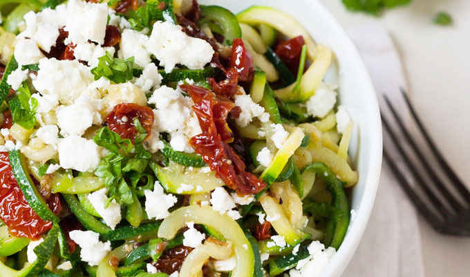 Low Carb Zucchini Spaghetti Mit Zitrone Und Feta Kochkarussell