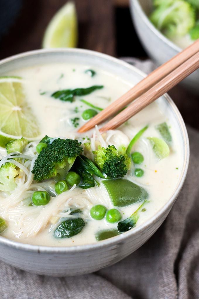 20-Minuten Thai Green Curry Soup. Super einfach und schnell gemacht - Kochkarussell.com