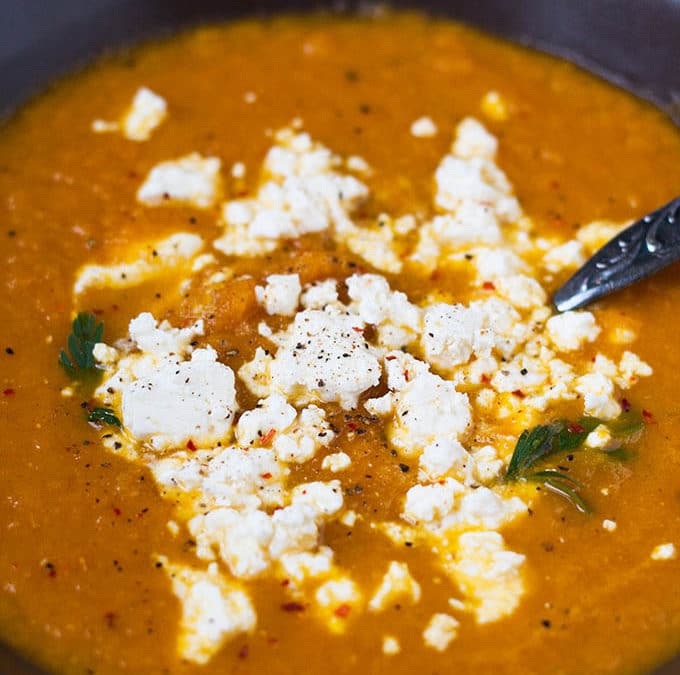 Karottensuppe mit Feta – Schnell, einfach und super lecker