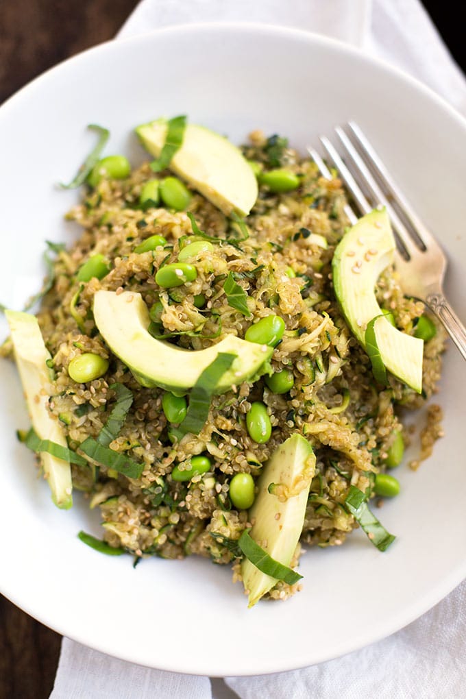 Veganer Quinoa Salat Mit Avocado Und Zucchini Kochkarussell