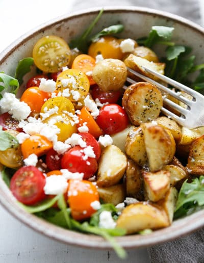 Kartoffel Power Bowl mit Knoblauch-Olivenöl Dressing