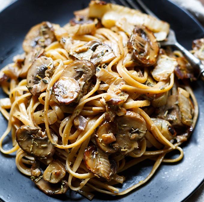 Pasta mit Pilz-Sahne-Sauce und Fenchel