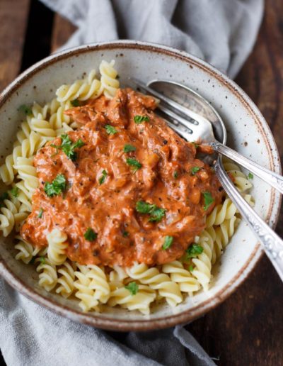 Pasta mit Makrelen-Tomatensauce