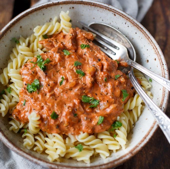 Pasta mit Makrelen-Tomatensauce (20 Minuten!)