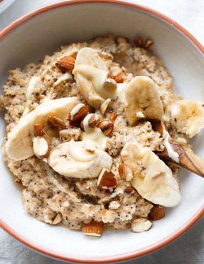 Bananen-Zimt-Porridge mit Ahornsirup