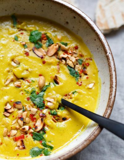 Goldene Kokos-Linsensuppe