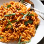Rote-Linsen-Pasta-mit-Getrocknete-Tomaten-Sauce-1