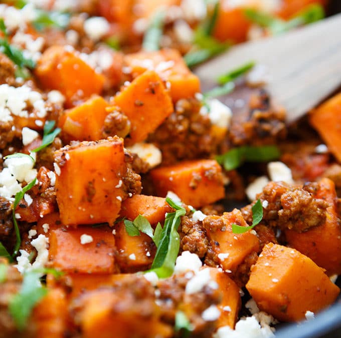 Süßkartoffel-Hackfleisch-Pfanne mit Feta