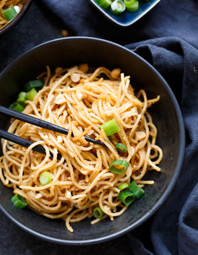 15-Minuten Spaghetti mit würziger Erdnuss-Sauce