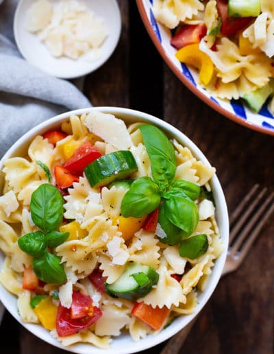 Einfacher Nudelsalat mit Honig-Senf-Dressing