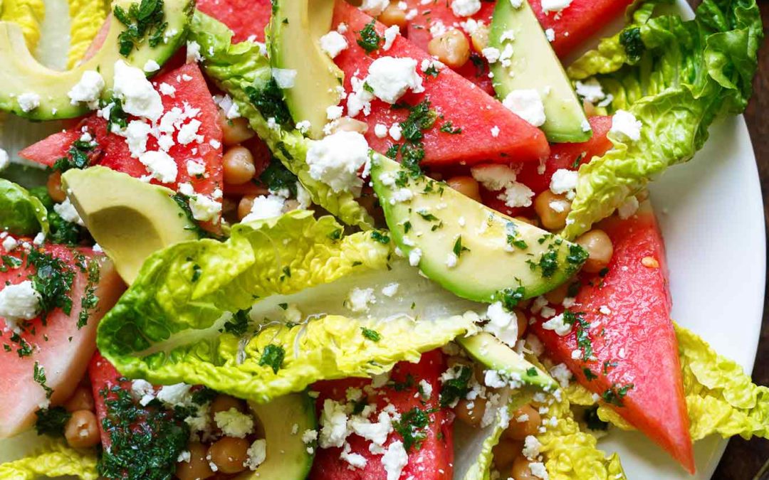 Wassermelonen-Feta-Salat mit Minze und Avocado