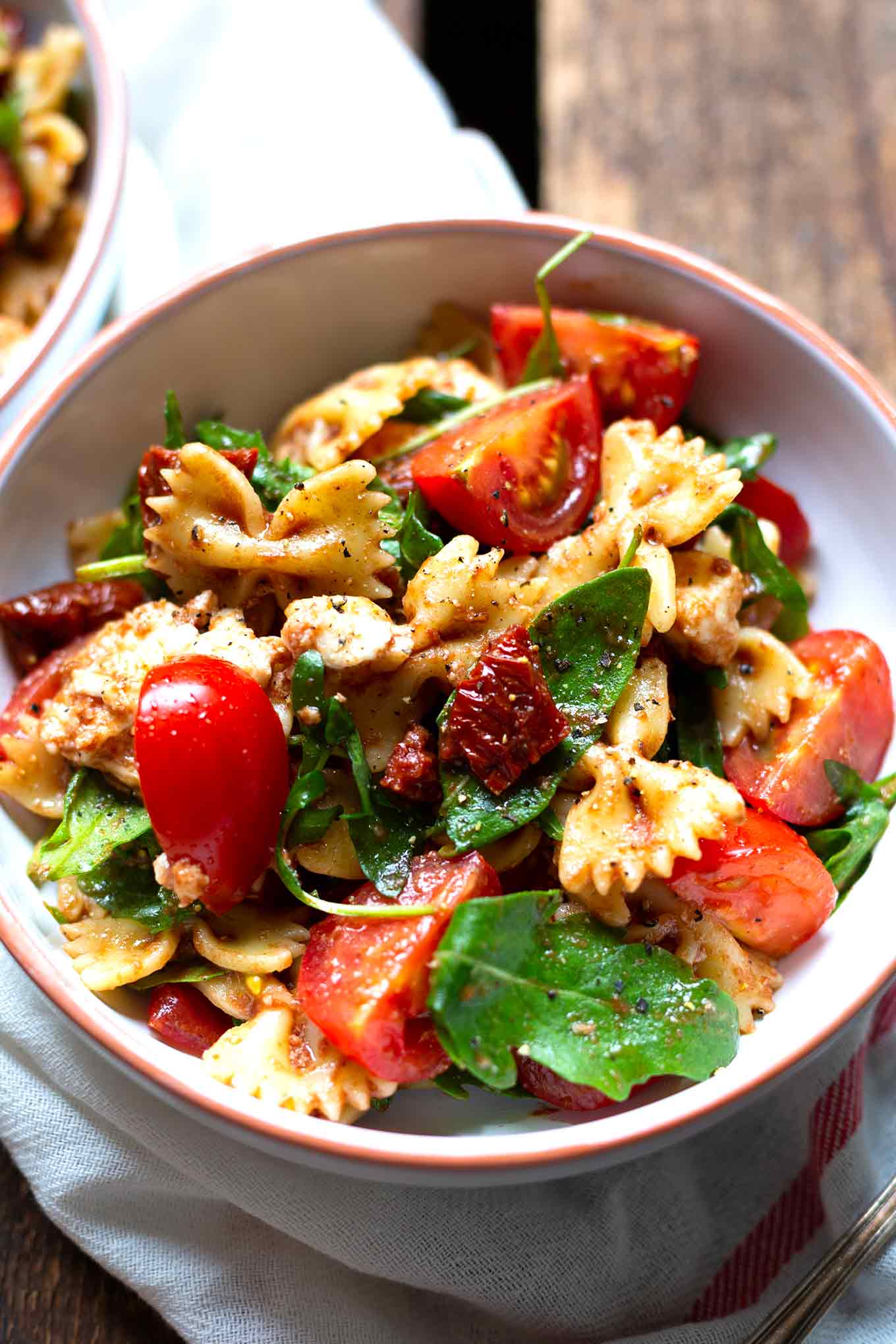 Einfacher Italienischer Nudelsalat Mit Rucola Und Tomaten Kochkarussell