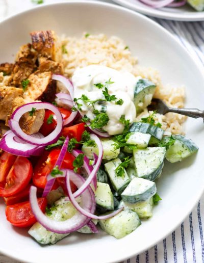 Griechische Hähnchen-Tzatziki Bowl