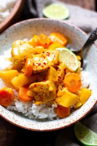 Gelbes Thai-Curry mit Hähnchen