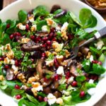 Feldsalat-mit-gebratenen-Pilzen,-Granatapfel-und-Feta-1