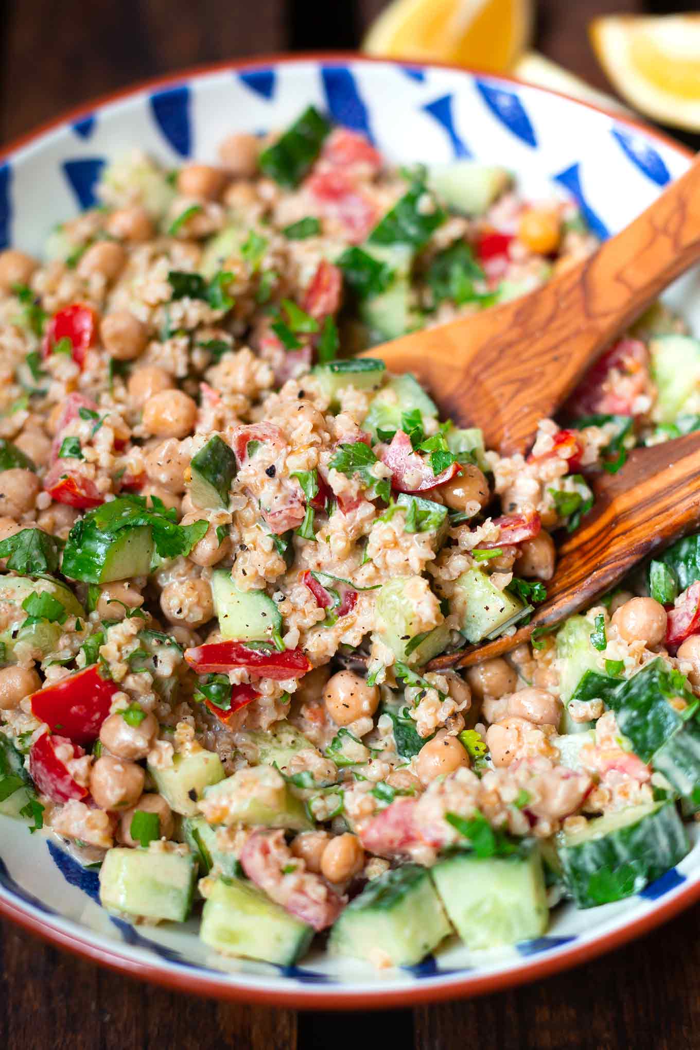 Einfacher Falafelsalat (ohne Frittieren, vegan und schnell!)