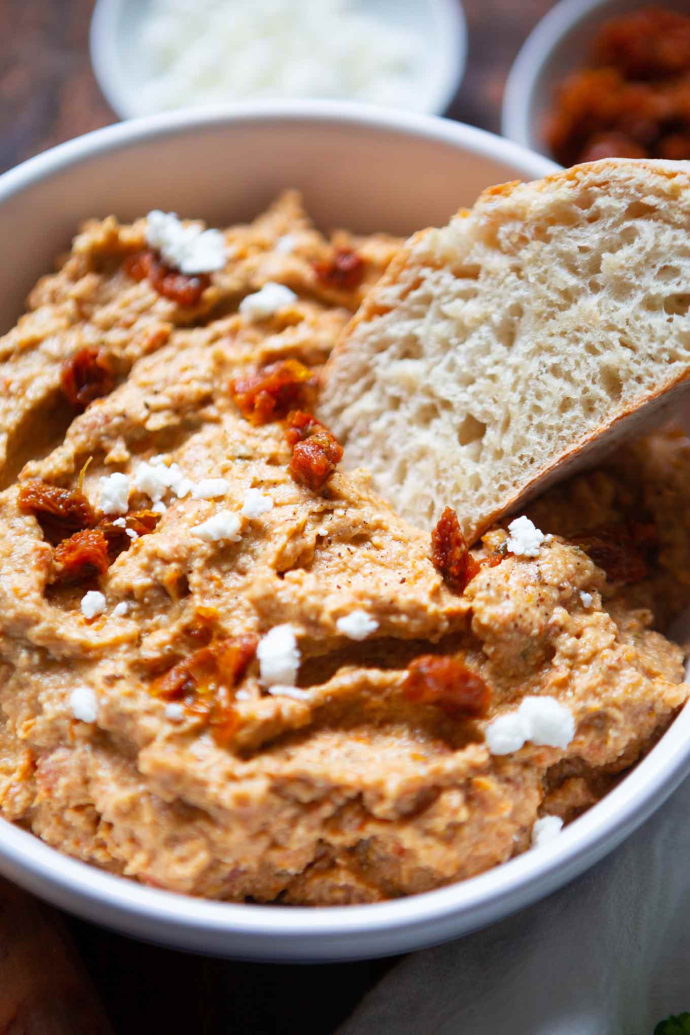 Einfacher Auberginen-Feta-Dip mit getrockneten Tomaten - Kochkarussell