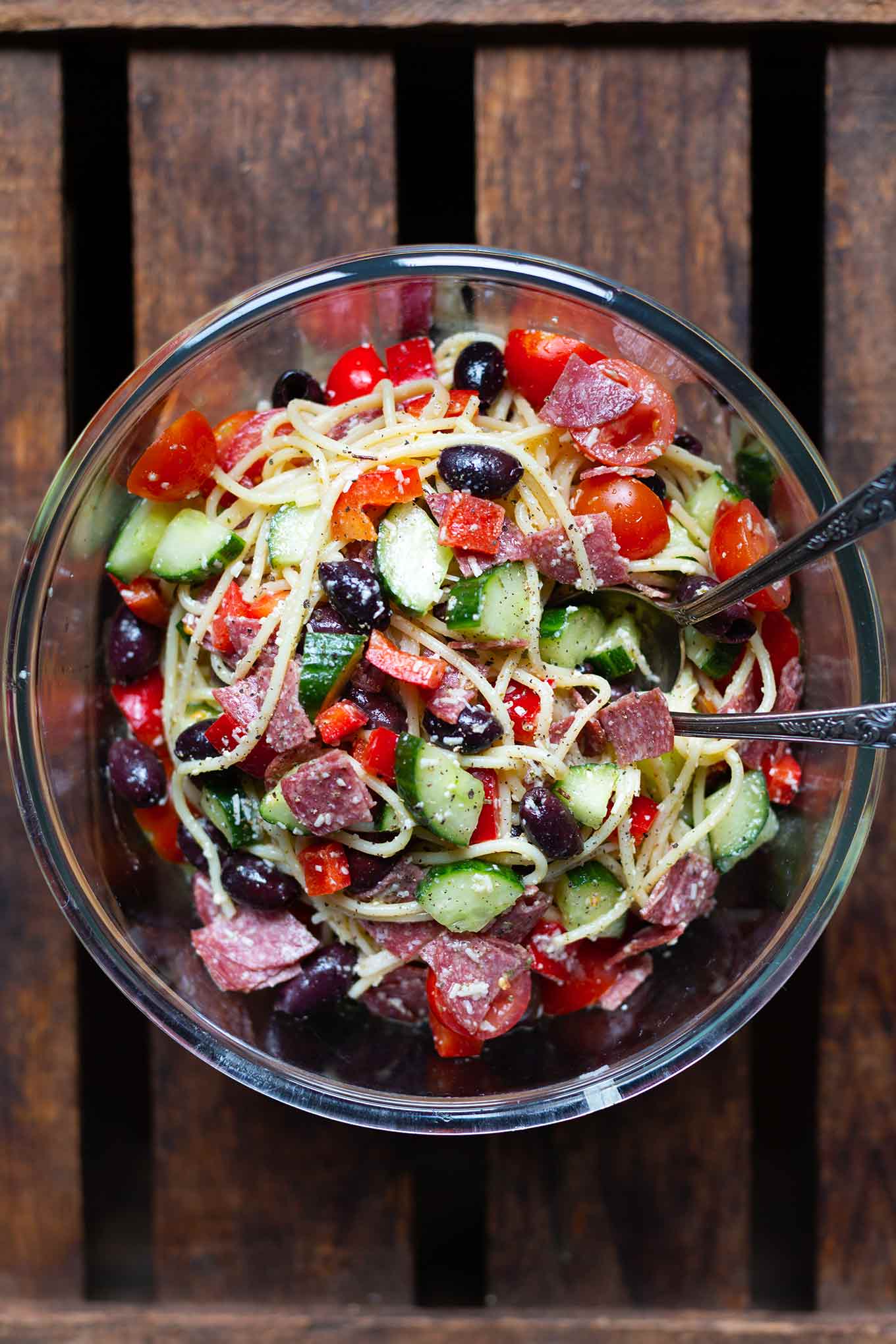 Italienischer Nudelsalat mit Salami - Kochkarussell