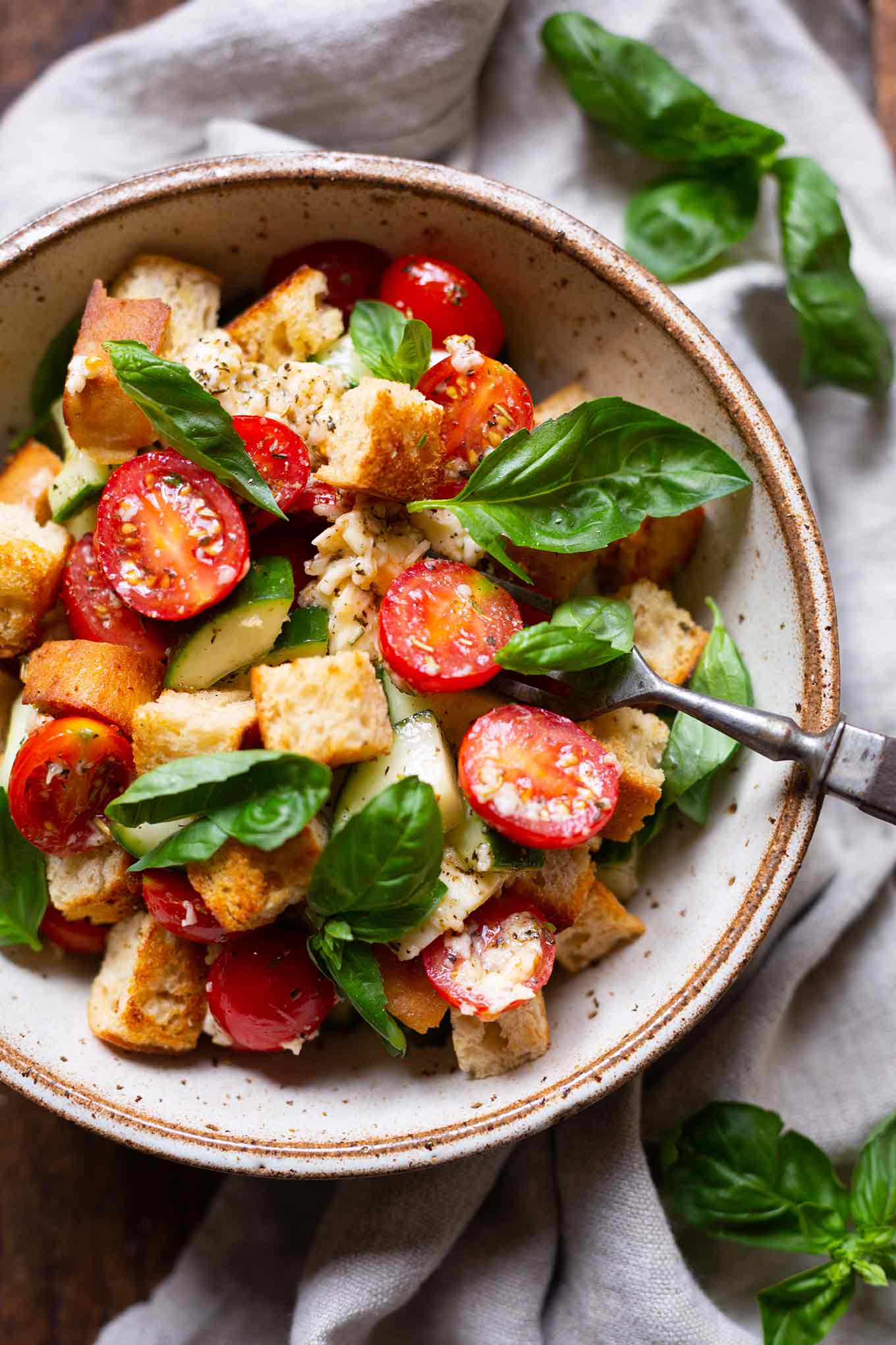 Einfacher italienischer Brotsalat - Panzanella - Kochkarussell