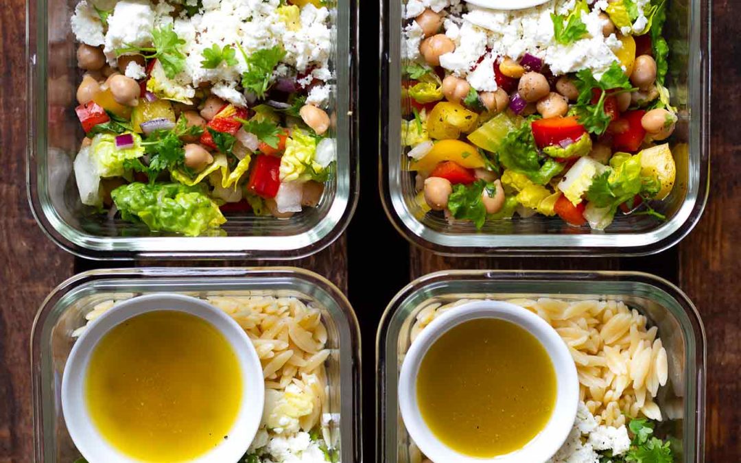 Orzo-Kichererbsen-Meal Prep-Salat mit Feta (30 Minuten!)