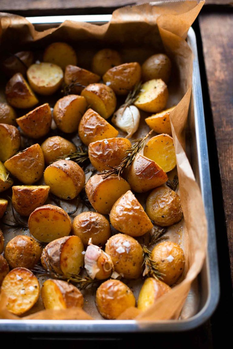 Einfache Rosmarinkartoffeln Aus Dem Ofen (nur 4 Zutaten!) - Kochkarussell