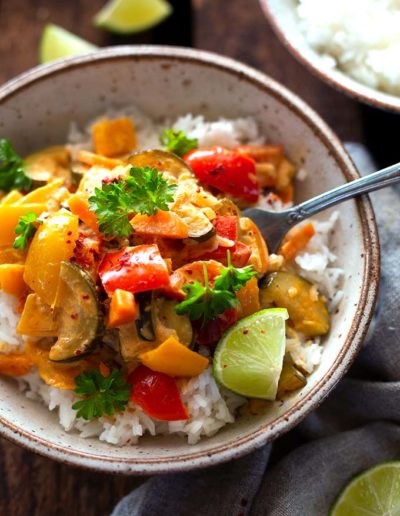 Einfaches Thai-Gemüse-Curry mit Kokosmilch