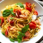 Schnelle Spaghetti mit Tomaten-Frischkäse-Sauce und Räucherlachs_01