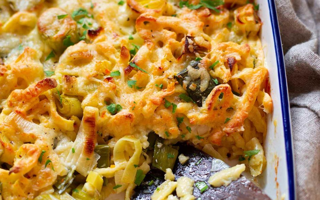 Einfacher Spätzle-Lauch-Auflauf (vegetarisch & nur 5 Zutaten!)