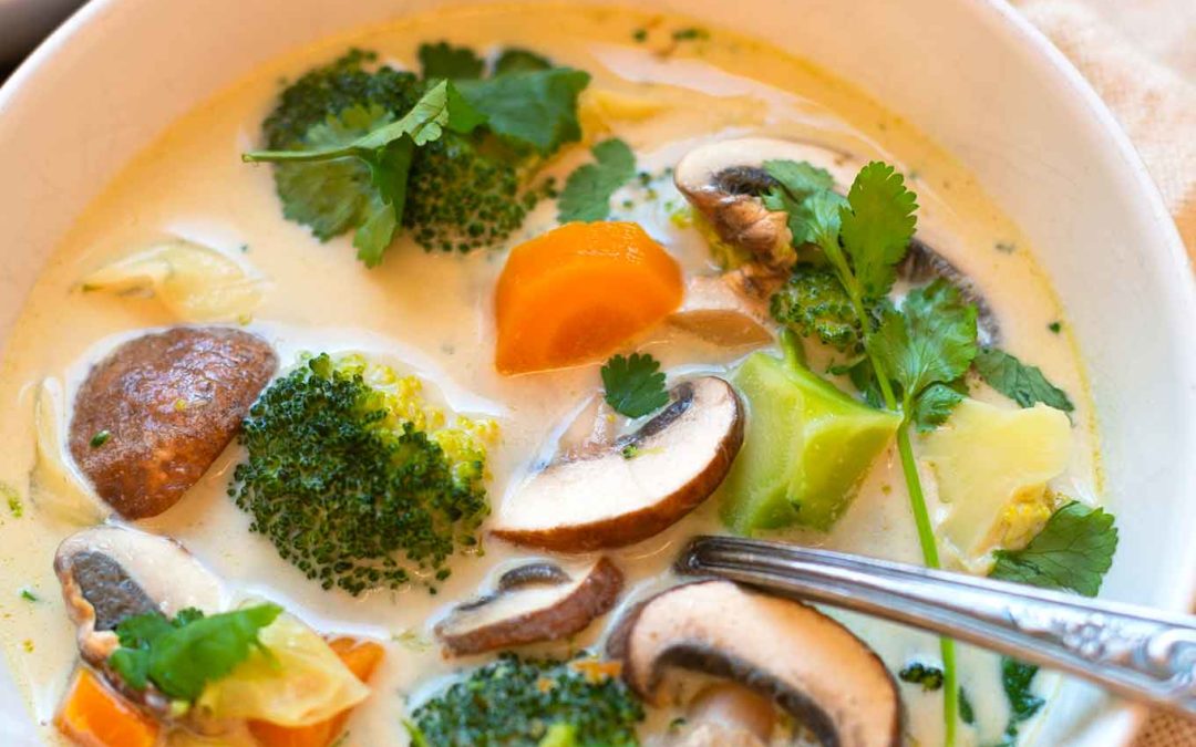 Thai-Kokos-Suppe mit Gemüse (nur 30 Minuten!)