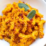 Kuerbis-Pasta-mit-Speck-und-Salbei-1-1
