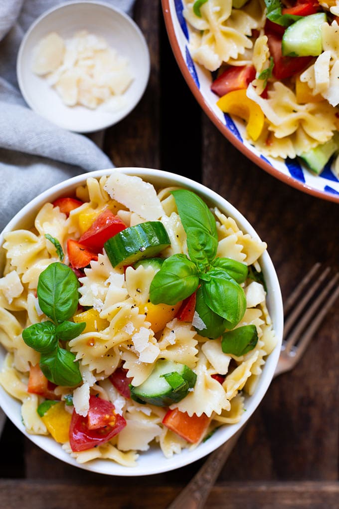 Einfacher Nudelsalat mit Honig-Senf-Dressing - Kochkarussell