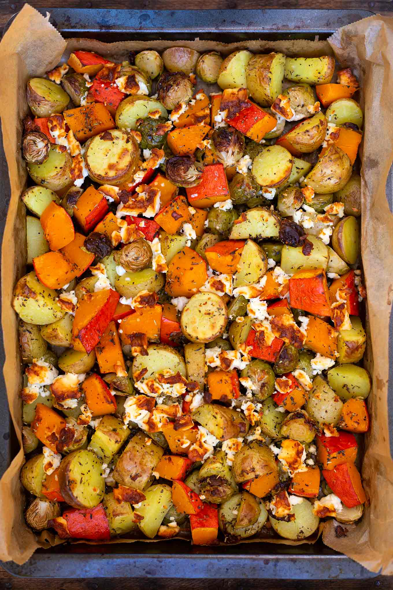 Ofenkartoffeln mit Kürbis, Rosenkohl und Feta (nur ein Blech!)