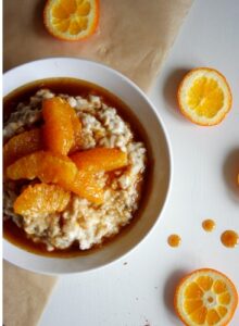 Porridge mit Gewürzorangen