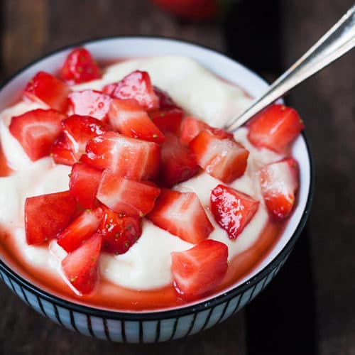 Cremigster Vanillequark mit Erdbeeren - nur vier Zutaten