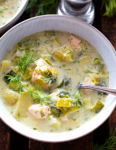 Schwedische Sommersuppe mit Lachs