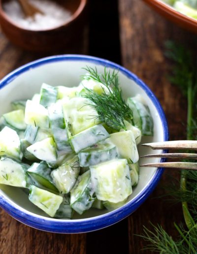 Gurkensalat mit Joghurt-Dressing