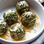 Spinat-Knoedel-mit-Butter-und-Parmesan-1