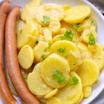 Kartoffelsalat-ohne-Mayo-mit-Wiener-Wuerstchen