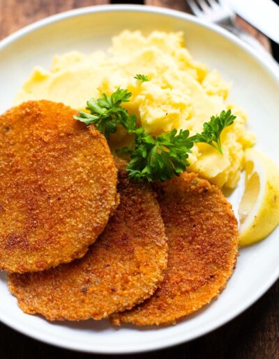 Knusprige Kohlrabischnitzel (schnell & einfach!)