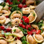 Vegetarische-Tortellini-Pfanne-in-einer-Pfanne