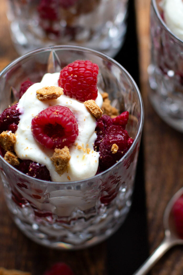 Spekulatius-Tiramisu-mit-Himbeeren im Glas