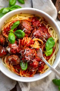 Spaghetti mit Fleischbällchen