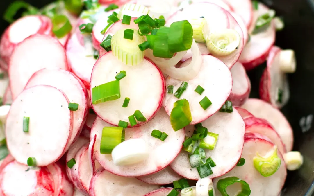 Radieschensalat (einfaches Rezept wie von Oma!)